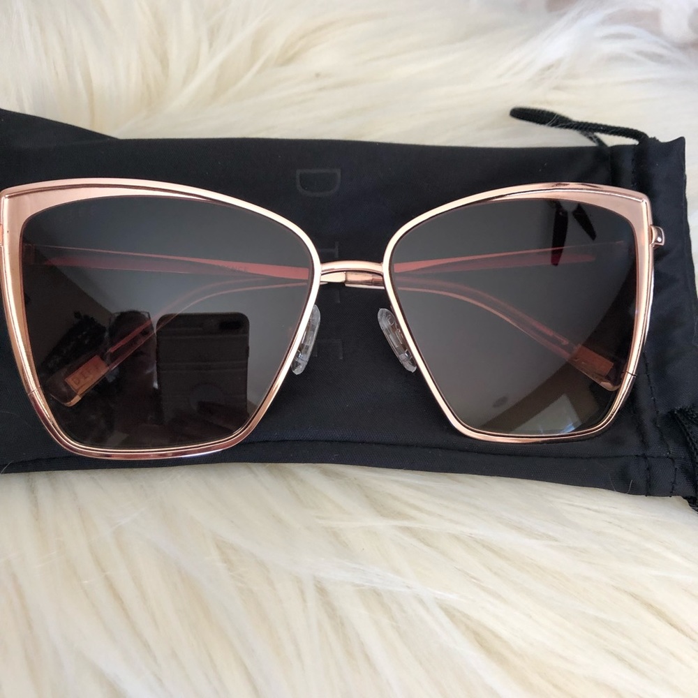 ❌❌❌❌❌❌ SOLD Sunglasses Diff. - Picture 1 of 6